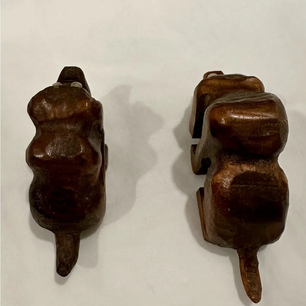 Hand-Carved Vintage Wooden Basset Hound Pair - Folk Art